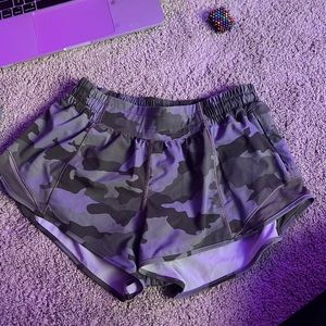 lululemon green/purple/gray camo hotty hot LR shorts size 6 lightly worn